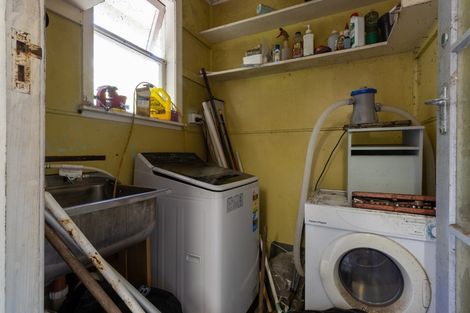 Photo of property in 79 Salford Street, Newlands, Wellington, 6037