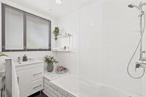Photo of property in 7 Starforth Place, Henderson, Auckland, 0612