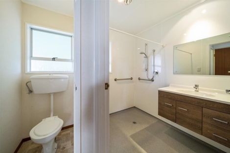 Photo of property in 198 Waihi Road, Hawera, 4610