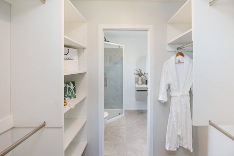 Photo of property in 68 Atlantic Drive, Fitzherbert, Palmerston North, 4410