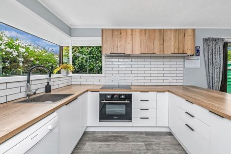 Photo of property in 413 Yaldhurst Road, Russley, Christchurch, 8042