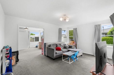 Photo of property in 37 Greendale Avenue, Avonhead, Christchurch, 8042
