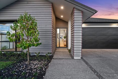 Photo of property in 33 Pohutukawa Parade, Riverhead, 0820