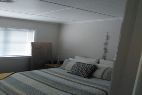 Photo of property in 1/12 Holiday Road, Stanmore Bay, Whangaparaoa, 0932