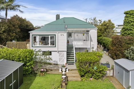 Photo of property in 25 Huka Road, Birkenhead, Auckland, 0626