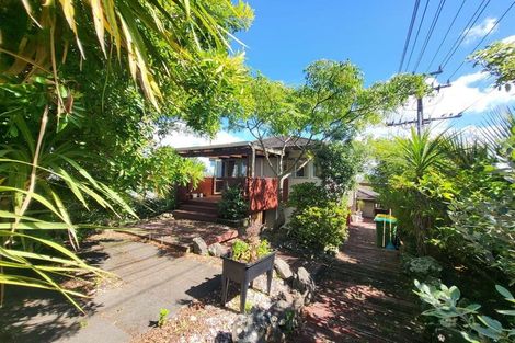 Photo of property in 2/227 Sunset Road, Sunnynook, Auckland, 0632