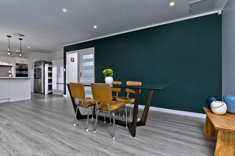 Photo of property in 125 Solar Road, Glen Eden, Auckland, 0602