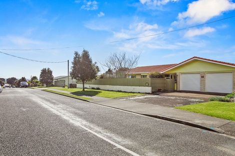 Photo of property in 53 Mcfarlane Street, Oakura, 4314
