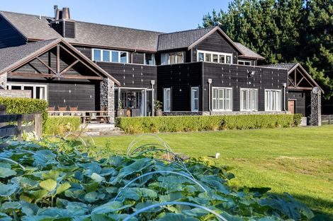 Photo of property in 2 Otaihanga Road, Paraparaumu Beach, Paraparaumu, 5032