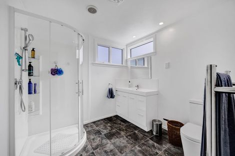 Photo of property in 124 Weraroa Road, Waverley, 4510