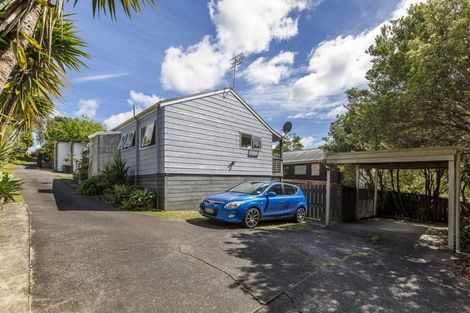 Photo of property in 2/39 Fairmount Road, Titirangi, Auckland, 0604
