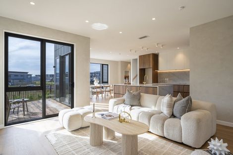 Photo of property in 52 Streamview Way, Long Bay, Auckland, 0630