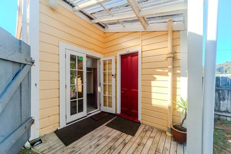 Photo of property in 25 Douglas Street, Mount Cook, Wellington, 6021