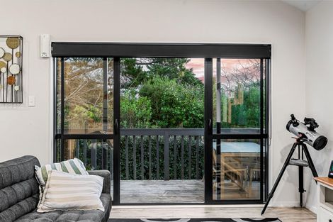 Photo of property in 2 Tarara Lane, Kumeu, 0810