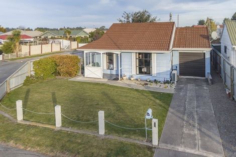 Photo of property in 4 Amberley Beach Road, Amberley, 7410