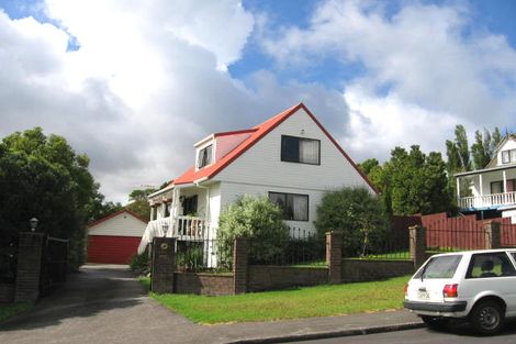 Photo of property in 2/29 Sungrove Rise, Sunnyvale, Auckland, 0612
