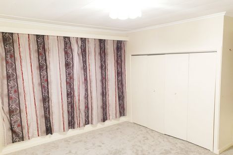 Photo of property in 1/64 Hogans Road, Glenfield, Auckland, 0629