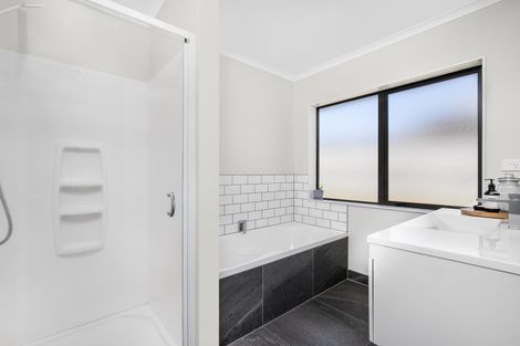 Photo of property in 4 Rays Way, Tuakau, 2121