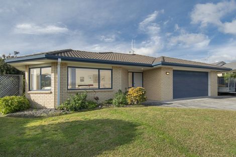 Photo of property in 27 Lysaght Place, Welcome Bay, Tauranga, 3112