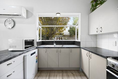 Photo of property in 9 Garland Drive, St Andrews, Hamilton, 3200