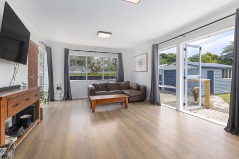 Photo of property in 11 Michael Road, Paraparaumu Beach, Paraparaumu, 5032