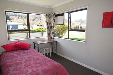 Photo of property in 32- 34 Coal Street, Reefton, 7830