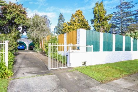 Photo of property in 27 Lowtherhurst Road, Massey, Auckland, 0614