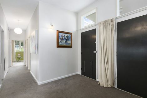 Photo of property in 4 Cliffs Road, Saint Clair, Dunedin, 9012