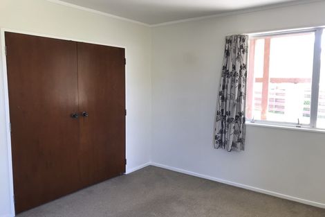 Photo of property in 63 Horokiwi Road West, Newlands, Wellington, 6037