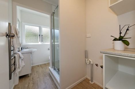 Photo of property in 93 Hobsonville Road, West Harbour, Auckland, 0618