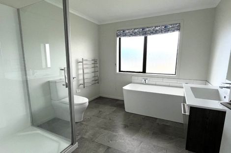 Photo of property in 2 Tarata Grove, Lansdowne, Masterton, 5810