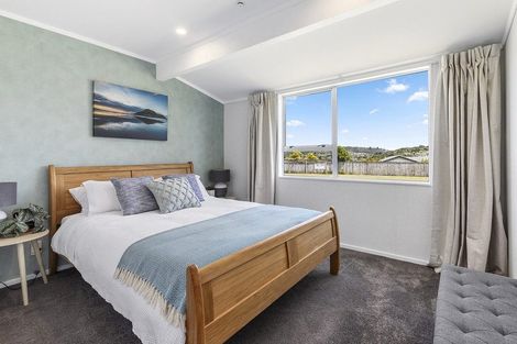 Photo of property in 35 James Cook Drive, Whitby, Porirua, 5024