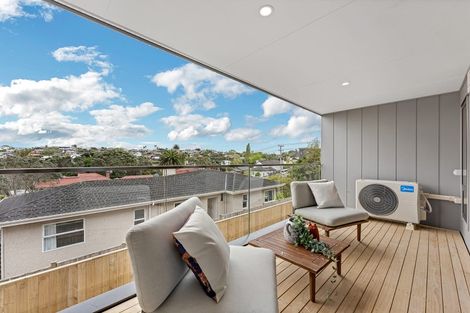 Photo of property in 2/49 Northboro Road, Belmont, Auckland, 0622