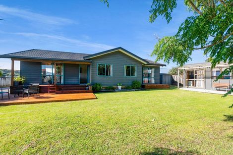 Photo of property in 28b Poplar Grove, Whalers Gate, New Plymouth, 4310