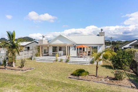 Photo of property in 132 Kiwi Road, Whangamata, 3620