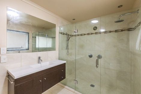 Photo of property in 13a Cambridge Terrace, Taradale, Napier, 4112