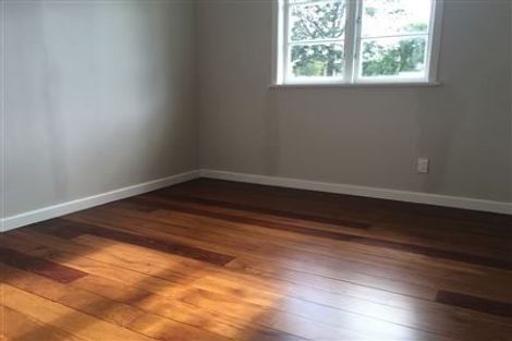 Photo of property in 30 Fruitvale Road, New Lynn, Auckland, 0600