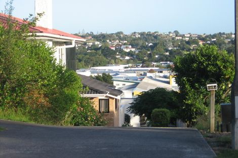 Photo of property in 2/99 Bruce Road, Glenfield, Auckland, 0629