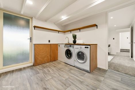 Photo of property in 91 Mountain Road, Henderson Valley, Auckland, 0612