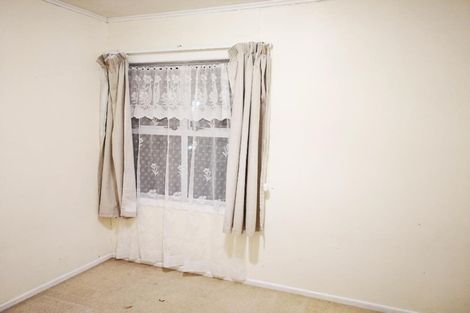 Photo of property in 26 Edwards Avenue, Henderson, Auckland, 0610