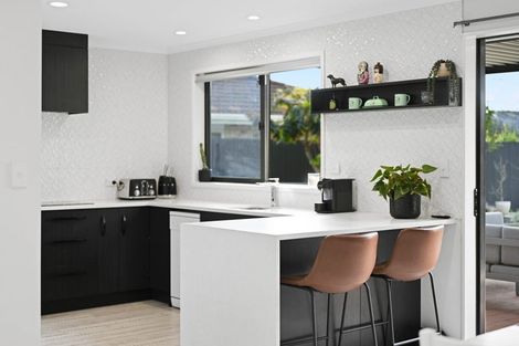 Photo of property in 21 Mangakoea Place, St Andrews, Hamilton, 3200