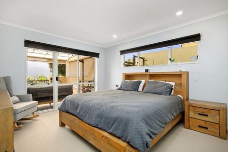 Photo of property in 125 Woodman Drive, Tawa, Wellington, 5028