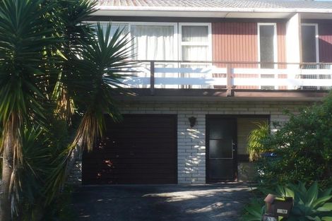 Photo of property in 1b/2 Divich Avenue, Te Atatu South, Auckland, 0610