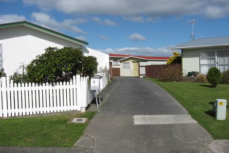 Photo of property in 6a Kew Grove, Wainuiomata, Lower Hutt, 5014