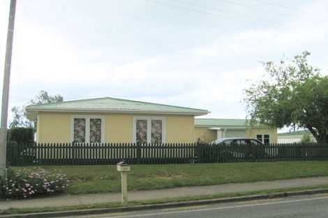 Photo of property in 35 Omokoroa Road, Omokoroa, 3114