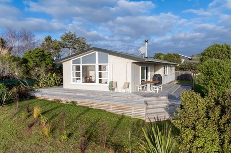 Photo of property in 6 Manukau Road, Raglan, 3225