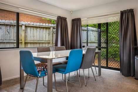 Photo of property in 68 South Kensington Way, Henderson, Auckland, 0612