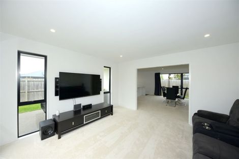 Photo of property in 6 Marble Court, Rolleston, 7614