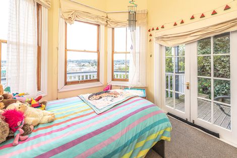 Photo of property in 32 Hipango Terrace, Durie Hill, Whanganui, 4500