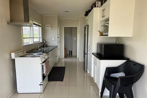 Photo of property in 15a Clendon Place, Manurewa, Auckland, 2102